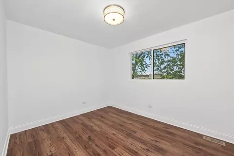 Bedroom - 8229 S 76th Ave S, Bridgeview, IL 60455 photo 1 of 4