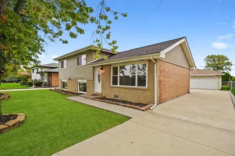 8229 S 76th Ave S, Bridgeview, IL 60455