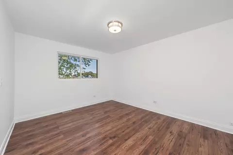 Bedroom - 8229 S 76th Ave S, Bridgeview, IL 60455 photo 3 of 4