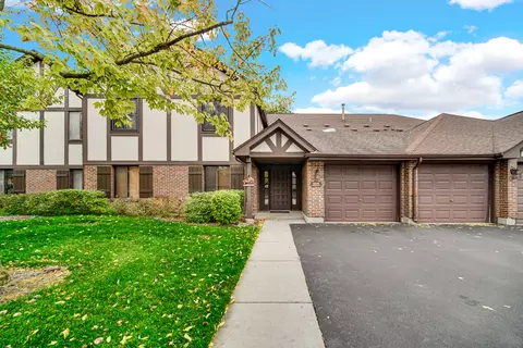 1038 Harbour Ct #2A, Wheeling, IL 60090