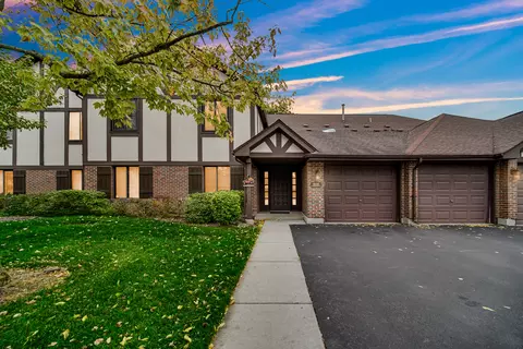 Exterior - 1038 Harbour Ct #2A, Wheeling, IL 60090 photo 2 of 5