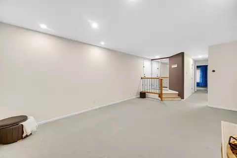 Living - 1038 Harbour Ct #2A, Wheeling, IL 60090 photo 2 of 2