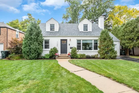 1154 Vernon Dr, Glenview, IL 60025