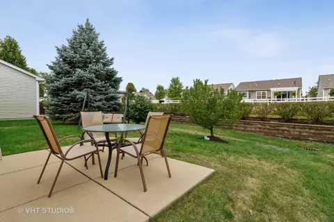 2894 Edgewater Dr, Elgin, IL 60124 photo 15
