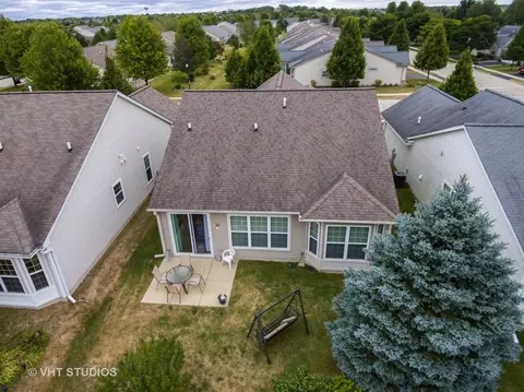 2894 Edgewater Dr, Elgin, IL 60124 photo 17