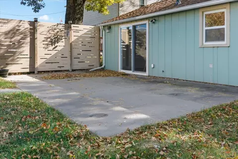Exterior - 114 W 3rd St, Gridley, IL 61744 photo 2 of 5