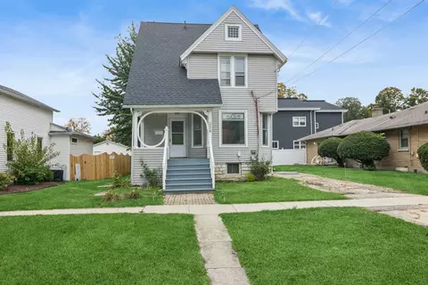 224 S Maple St, Sycamore, IL 60178