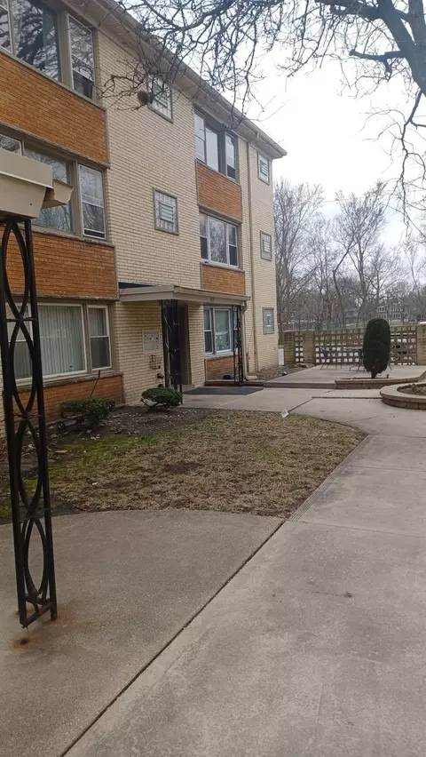 3515 S Harlem Ave #1B, Berwyn, IL 60402