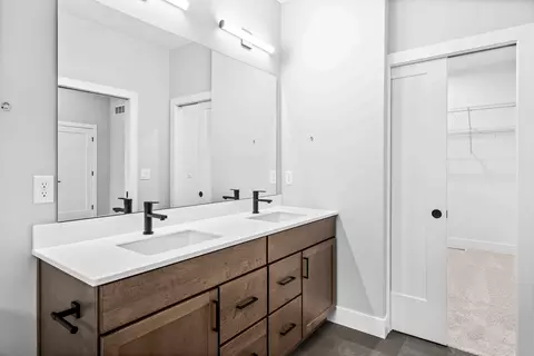 Bath - 2602 Marble Dr, Normal, IL 61761 photo 3 of 4