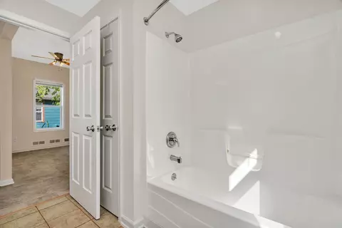Bath - 212 E Chippewa St, Dwight, IL 60420 photo 2 of 2