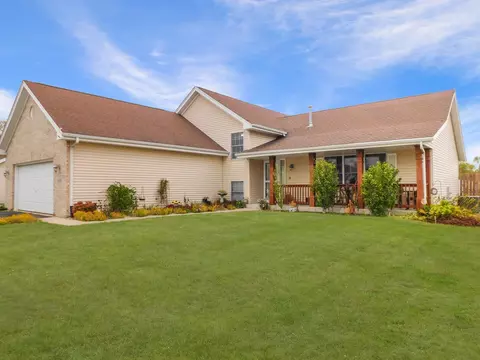 4205 Glenmore Rd, Rockton, IL 61072