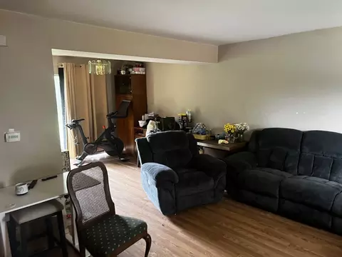 Living - 1602 Chippewa Trl, Wheeling, IL 60090 photo 1 of 2