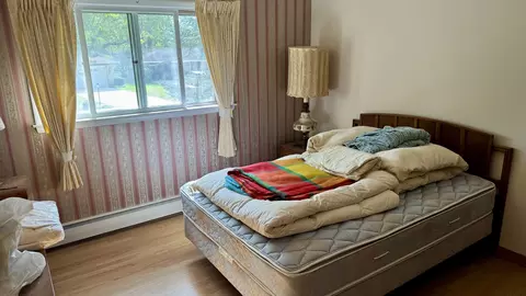 Bedroom - 900 E Golfview Dr, Mount Prospect, IL 60056 photo 3 of 3
