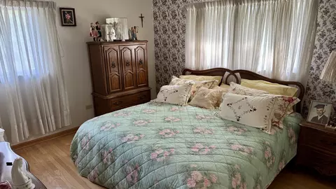 Bedroom - 900 E Golfview Dr, Mount Prospect, IL 60056 photo 2 of 3