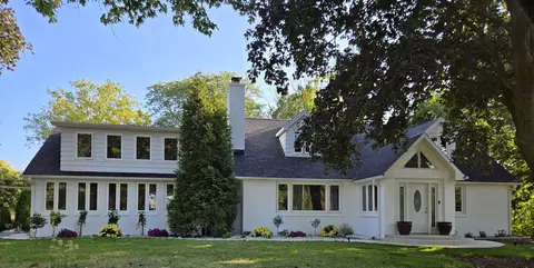25 W201 Summit Dr, Naperville, IL 60563