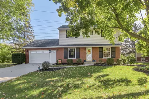 2829 Briarwood Dr, Arlington Heights, IL 60005