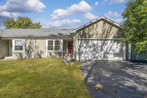 1643 Estate Cir, Naperville, IL 60565