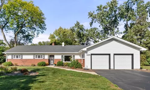 325 E Hawthorne Blvd, Wheaton, IL 60187