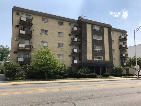 1247 S Harlem Ave #407, Berwyn, IL 60402