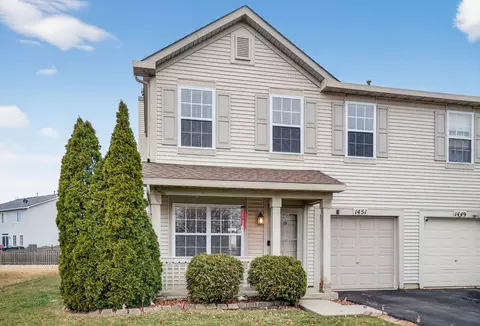 1451 Red Top Ln, Minooka, IL 60447