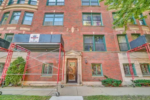 2213 E 68th St #1E, Chicago, IL 60649
