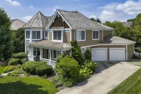 1510 Monterey Dr, Glenview, IL 60026