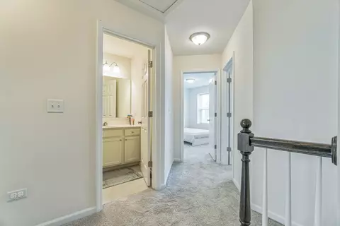Entry Way - 4138 Irving Rd, Aurora, IL 60504 photo 5 of 7