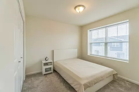 Bedroom - 4138 Irving Rd, Aurora, IL 60504 photo 2 of 5