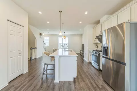 Kitchen - 4138 Irving Rd, Aurora, IL 60504 photo 5 of 5