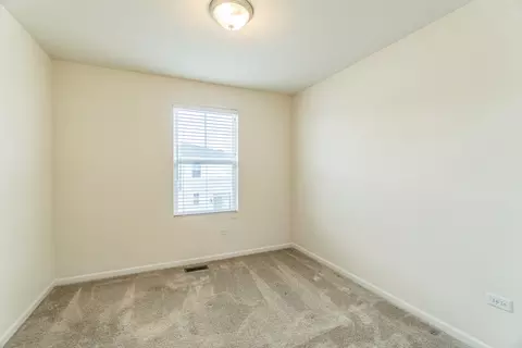Bedroom - 4138 Irving Rd, Aurora, IL 60504 photo 5 of 5