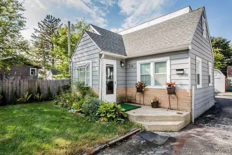 114 Clifton Dr, Round Lake Park, IL 60073