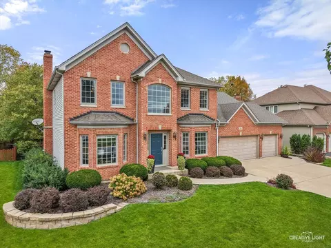 3611 Grassmere Rd, Naperville, IL 60564