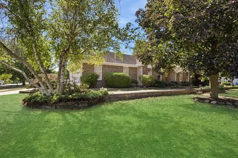 Exterior - 3211 Leafy Ln, Bloomington, IL 61704 photo 5 of 12