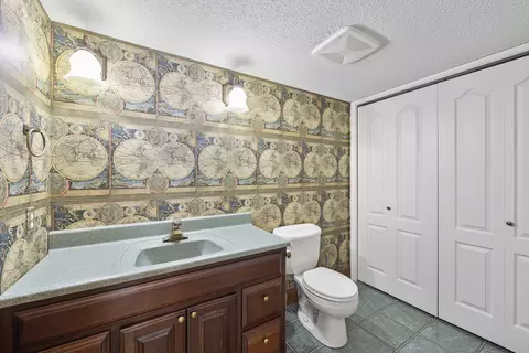 Bath - 3211 Leafy Ln, Bloomington, IL 61704 photo 6 of 8