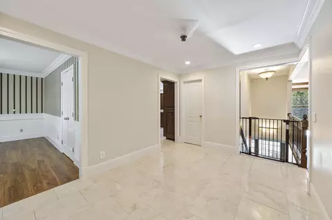 Entry Way - 3211 Leafy Ln, Bloomington, IL 61704 photo 4 of 7