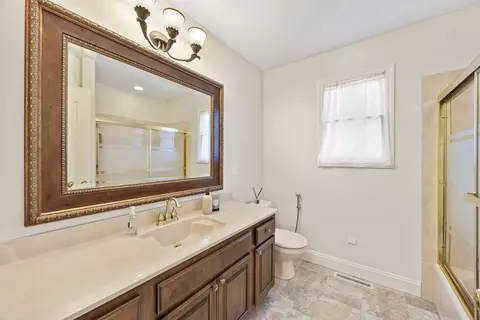 Bath - 3211 Leafy Ln, Bloomington, IL 61704 photo 5 of 8
