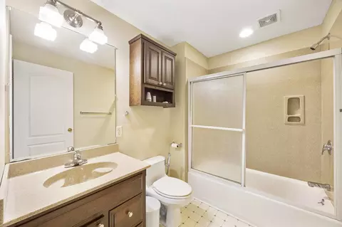 Bath - 3211 Leafy Ln, Bloomington, IL 61704 photo 8 of 8