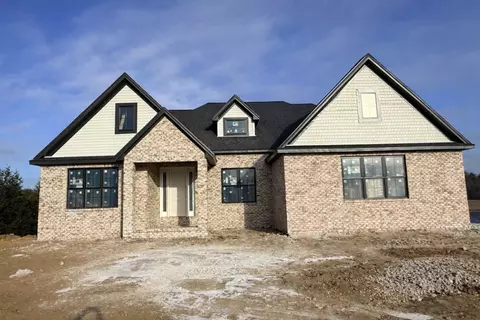 19889 Jared Dr, Bloomington, IL 61705