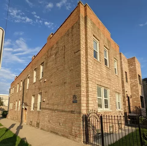 2257 W Hirsch St, Chicago, IL 60622
