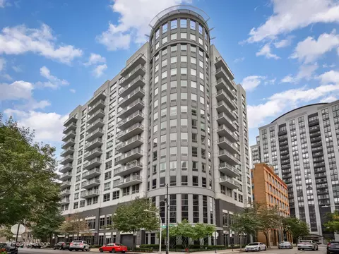421 W Huron St #808, Chicago, IL 60654
