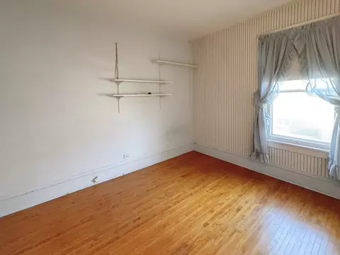 Bedroom - 333 Elm St, Elgin, IL 60123 photo 3 of 6