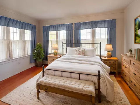 Bedroom - 333 Elm St, Elgin, IL 60123 photo 1 of 6
