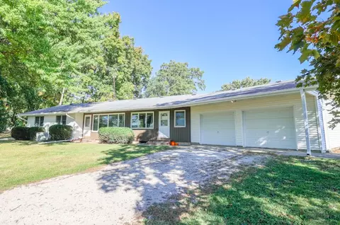 13432 Ash Rd, Genoa, IL 60135