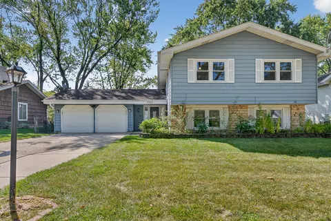 1365 Blair Ln, Hoffman Estates, IL 60169