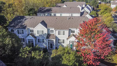 3473 Ravinia Cir, Aurora, IL 60504