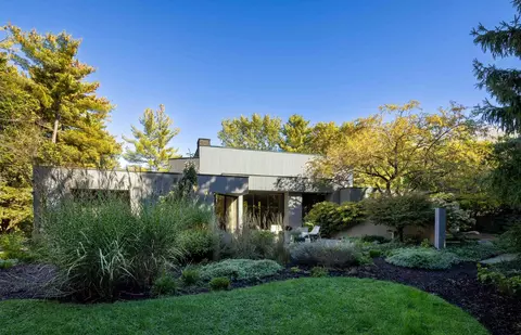 Undisclosed, Winnetka, IL 60093