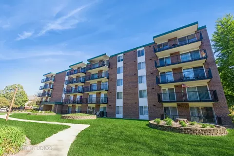 5 S040 Pebblewood Ln #406E, Naperville, IL 60563