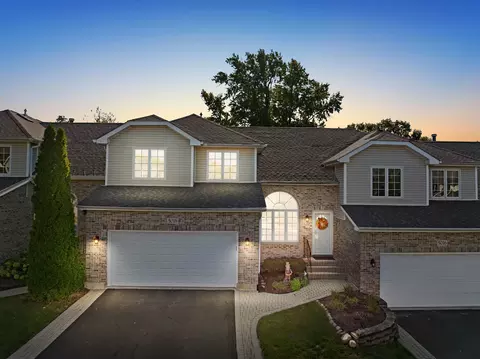 5018 Vernon Park Pl, Lisle, IL 60532