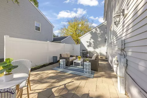 Exterior - 1056 Devonshire Ave, Naperville, IL 60540 photo 7 of 9