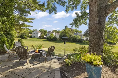 Exterior - 1056 Devonshire Ave, Naperville, IL 60540 photo 5 of 9